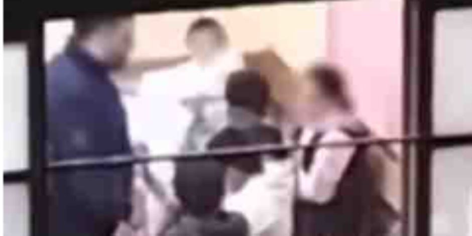 ضبط مدرس تعدى بالضرب على بعض الطلاب داخل مدرسة بالشرقية