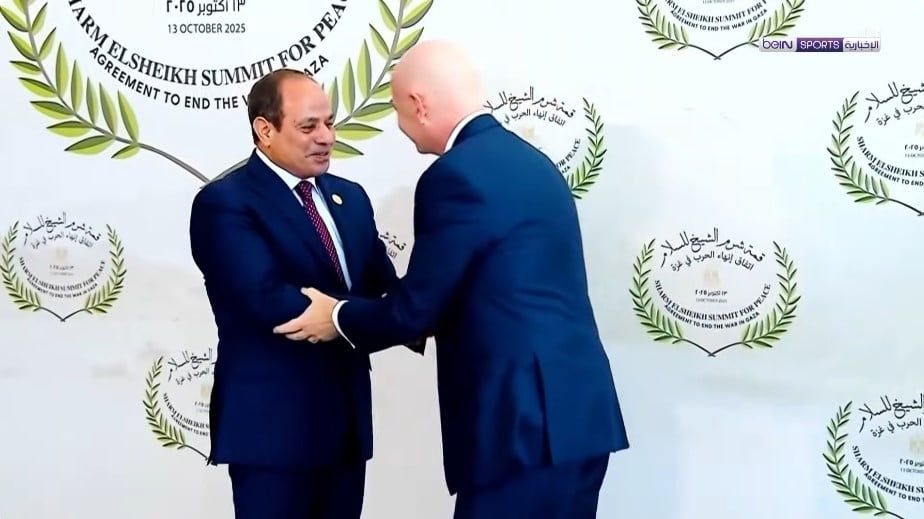 الرئيس عبد الفتاح السيسي يستقبل جياني إنفانتينو رئيس الفيفا الرئيس عبد الفتاح السيسي يستقبل جياني إنفانتينو رئيس الفيفا