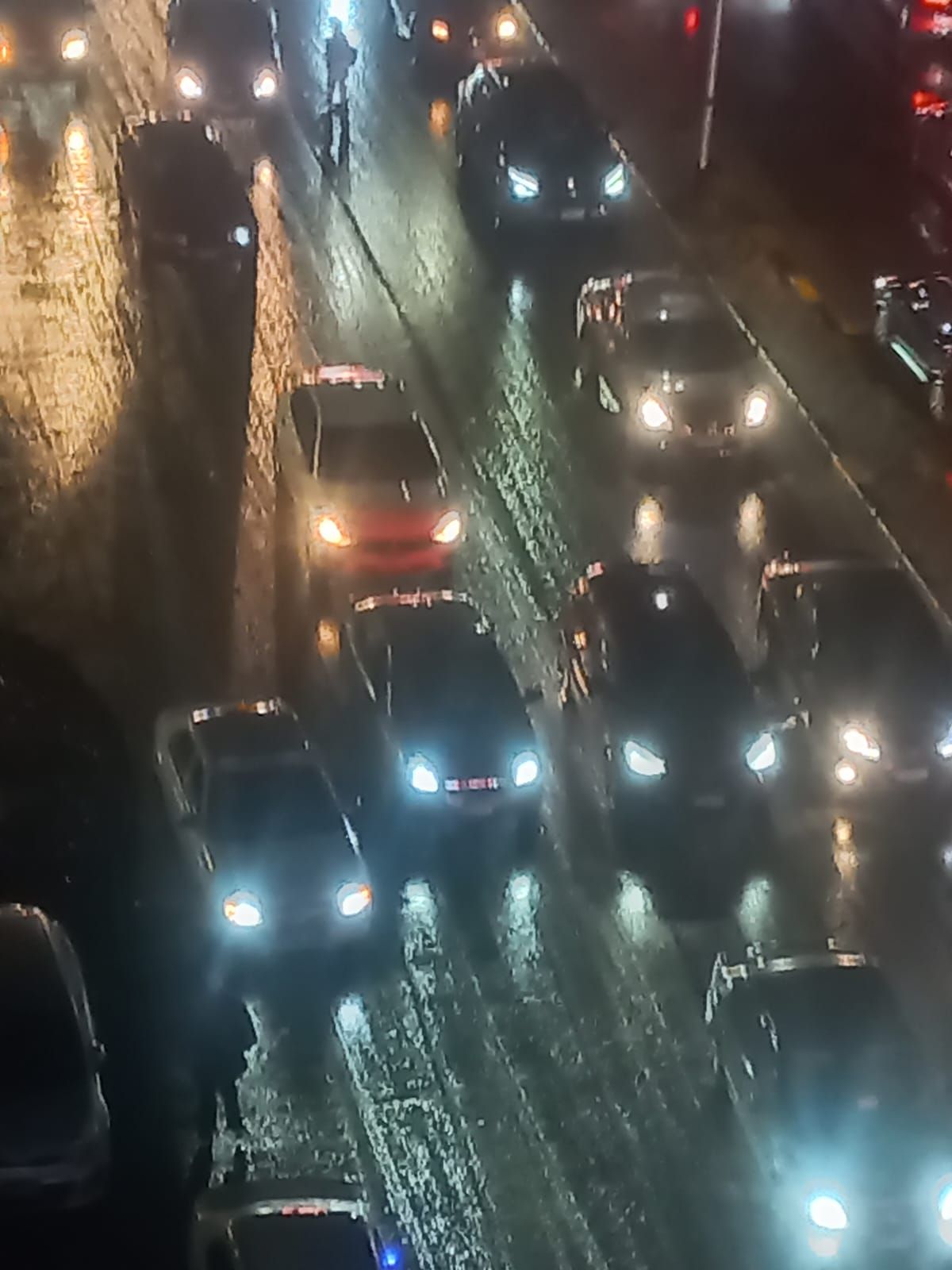 زحام مرورى بمحاور القاهرة والجيزة بالتزامن مع سقوط الأمطار