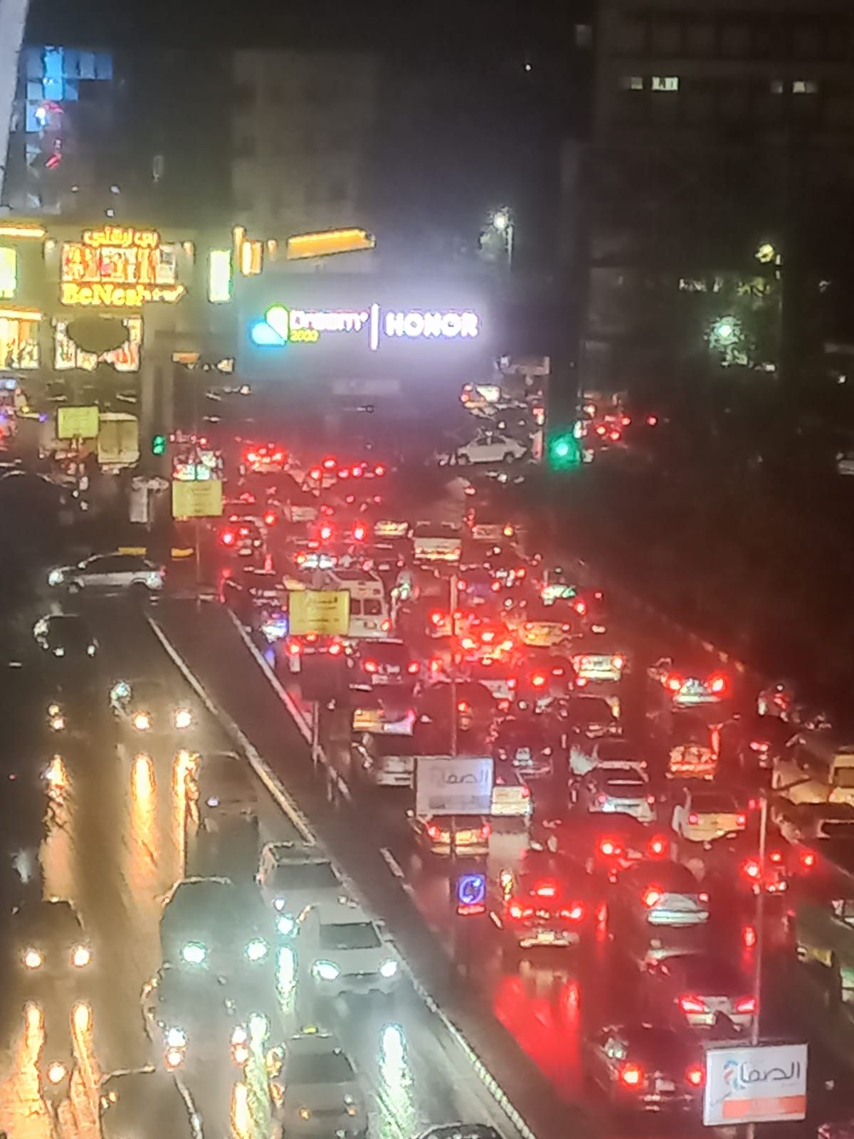 زحام مرورى بمحاور القاهرة والجيزة بالتزامن مع سقوط الأمطار