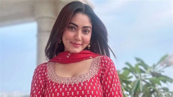 من البحث عن الحقيقة إلى اعتناق الإسلام.. نجوم في بوليوود غيّروا مسار حياتهم عن قناعة