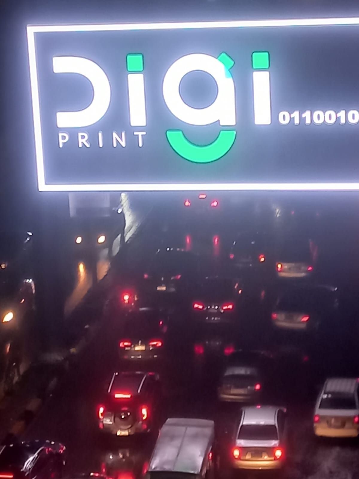 زحام مرورى بمحاور القاهرة والجيزة بالتزامن مع سقوط الأمطار