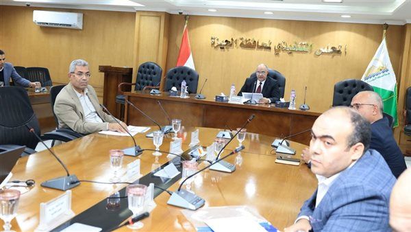 سكرتير الجيزة يتابع الخطة الاستثمارية وتقنين الأراضي والتصالح بالمخالفات
