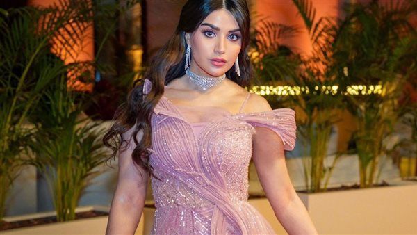 ديما مسلم تتألق على السجادة الحمراء خلال حضورها مهرجان البحر الأحمر السينمائي الدولي