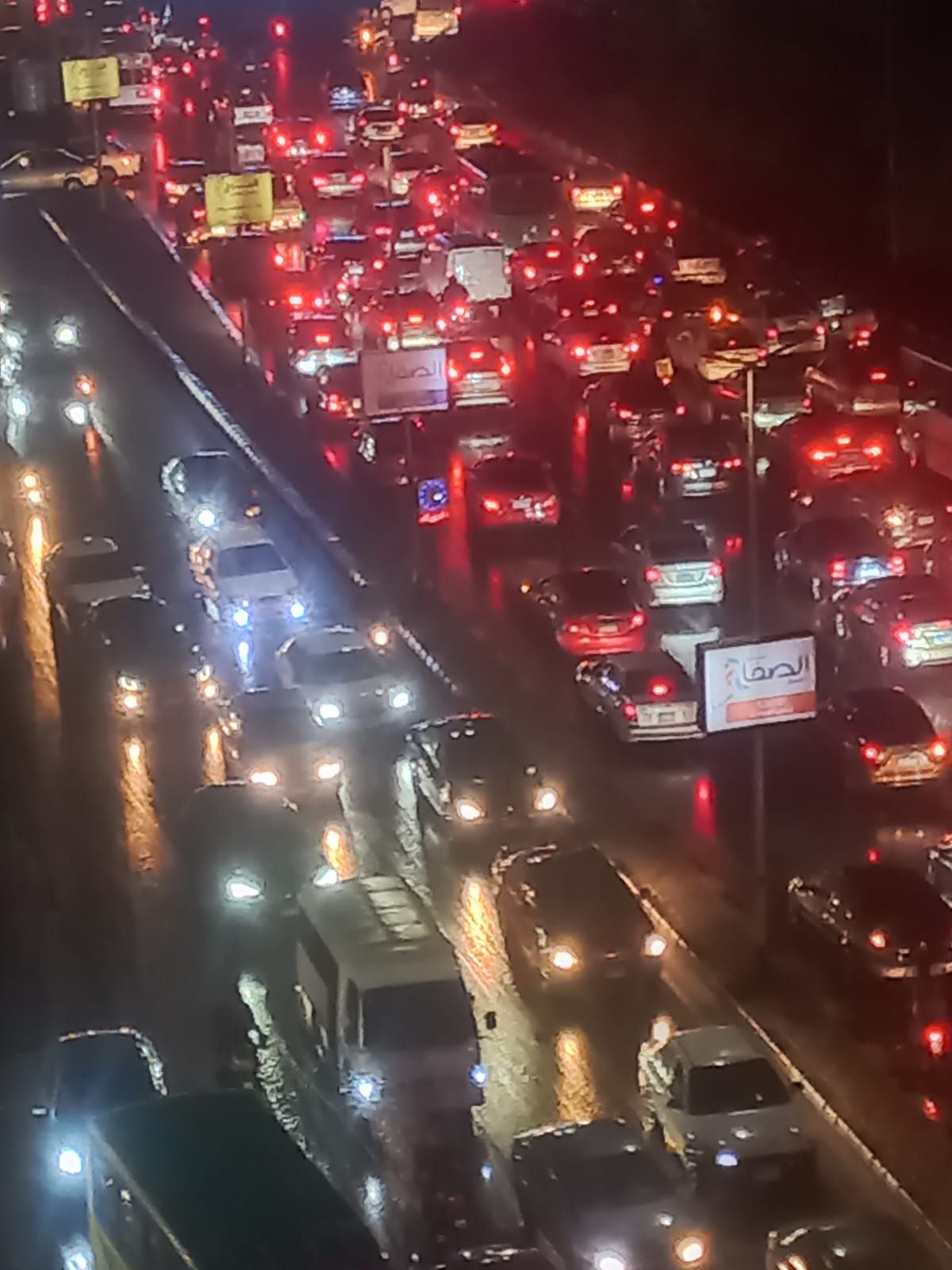 زحام مرورى بمحاور القاهرة والجيزة بالتزامن مع سقوط الأمطار