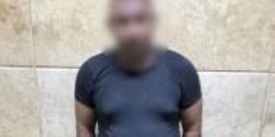 ضبط شخص بحوزته كروت دعاية انتخابية بالأقصر