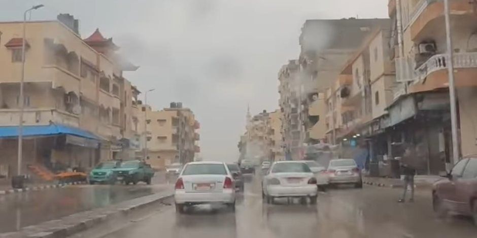 أمطار غزيرة الآن على مناطق من القاهرة والجيزة.. وتكاثف السحب الرعدية
