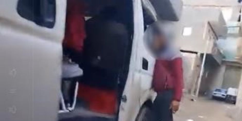 ضبط سيارة أجرة بالبحيرة تورّطت في نقل ناخبين للتصويت مقابل مبالغ مالية