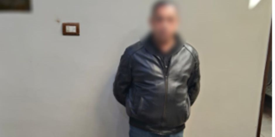 القبض على شخص فى دائرة أبو تيج بأسيوط بحوزته مبالغ مالية لتوزيعها على الناخبين