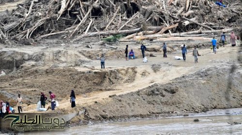 ارتفاع حصيلة ضحايا فيضانات إندونيسيا إلى نحو ألف قتيل