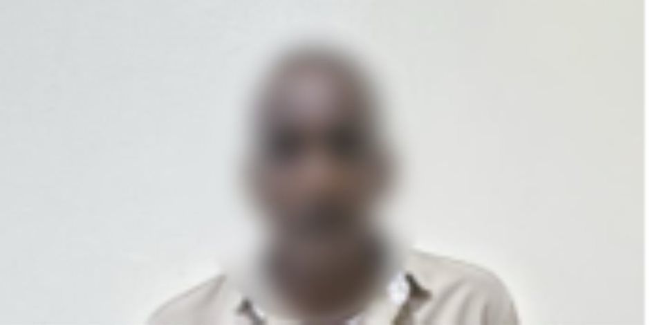 ضبط شخص بحوزته كروت دعائية وأموال لشراء أصوات الناخبين في الأقصر