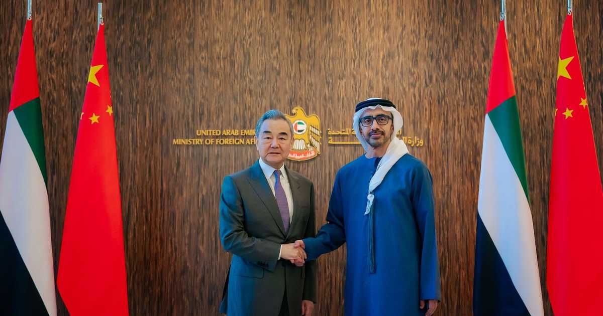 العالم اليوم - لقاء عبدالله بن زايد ووزير خارجية الصين.. شراكة بين البلدين