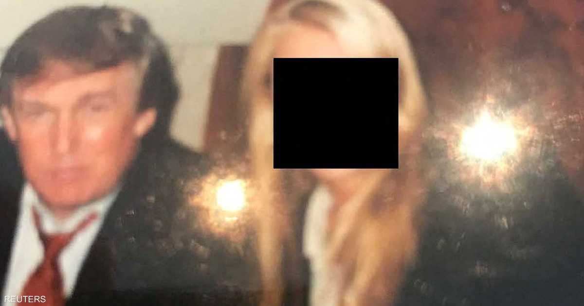 العالم اليوم - الديمقراطيون ينشرون صورا جديدة لترامب من أرشيف إبستين