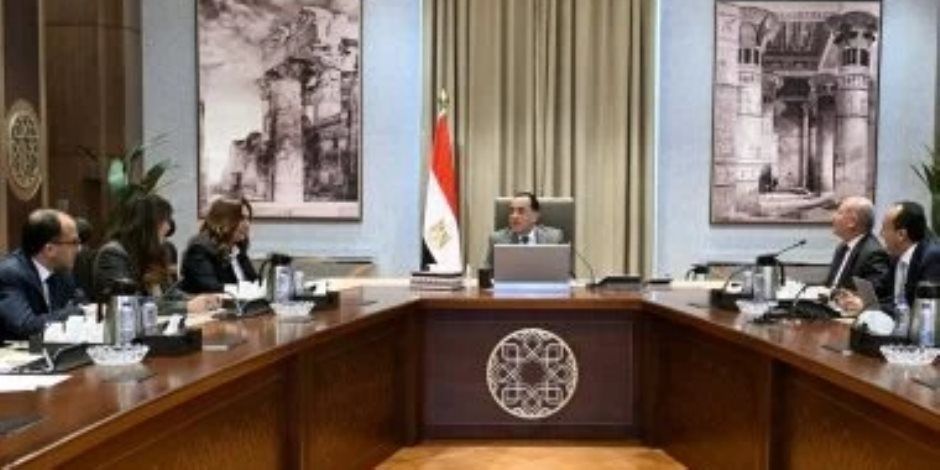 رئيس الوزراء يلتقي الرئيس التنفيذي لشركة "المانع" القابضة القطرية