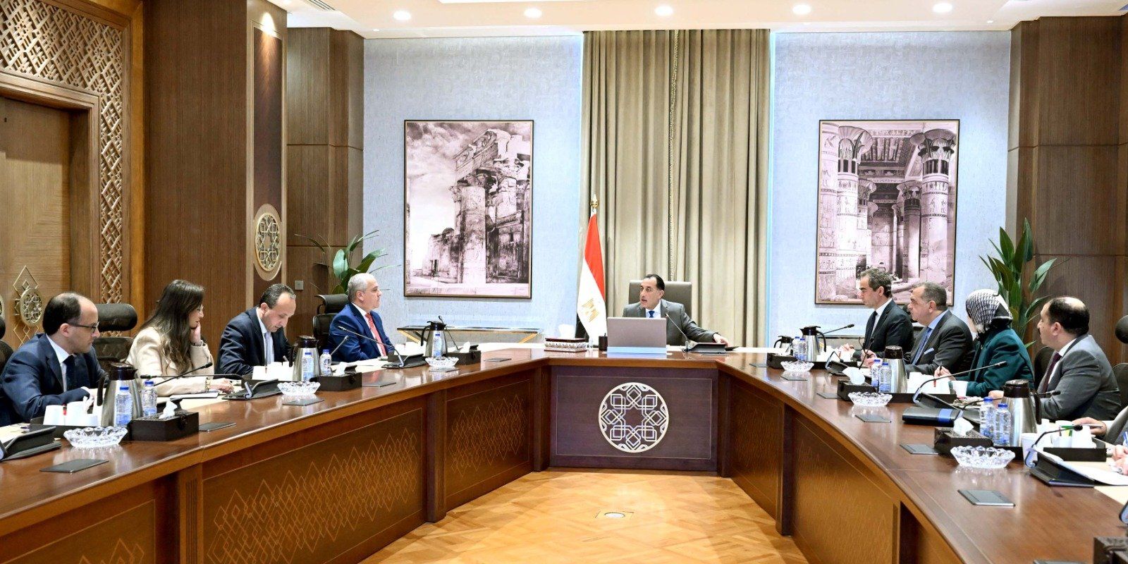 رئيس الوزراء يلتقي الرئيس التنفيذي لشركة "المانع" القابضة القطرية