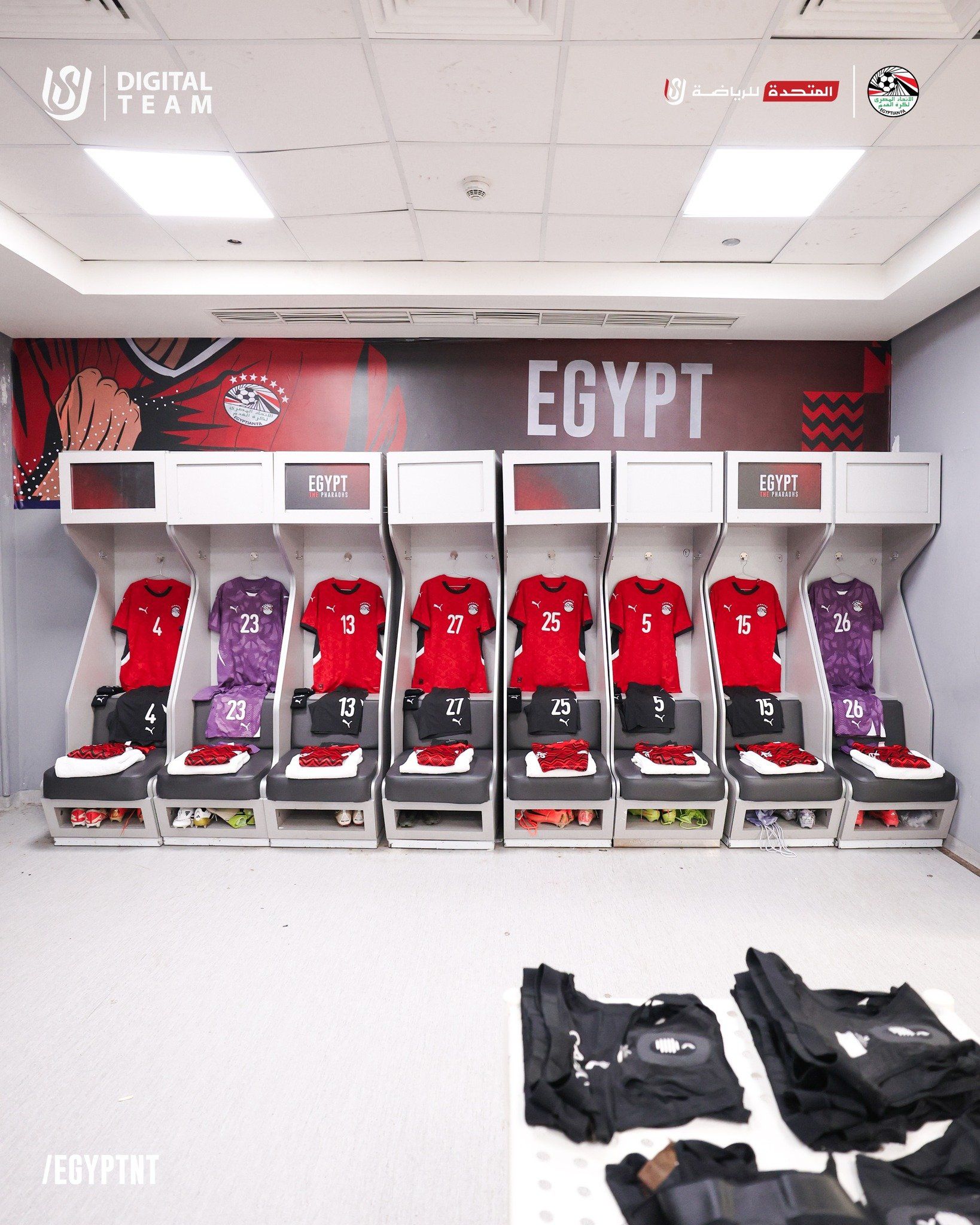 غرفة ملابس منتخب مصر جاهزة قبل مواجهة نيجيريا الودية.. صور