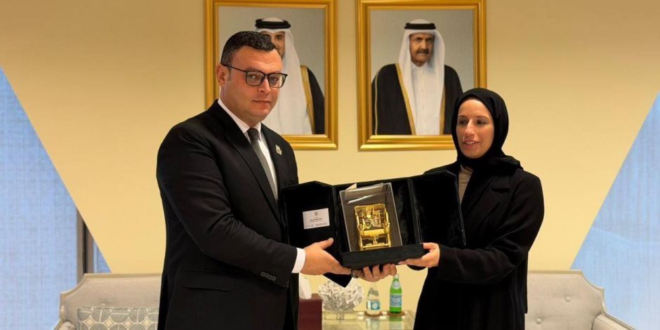 وزير الإسكان يبحث مع وزير التنمية الاجتماعية والأسرة القطرية تعزيز التعاون وتوفير السكن الملائم