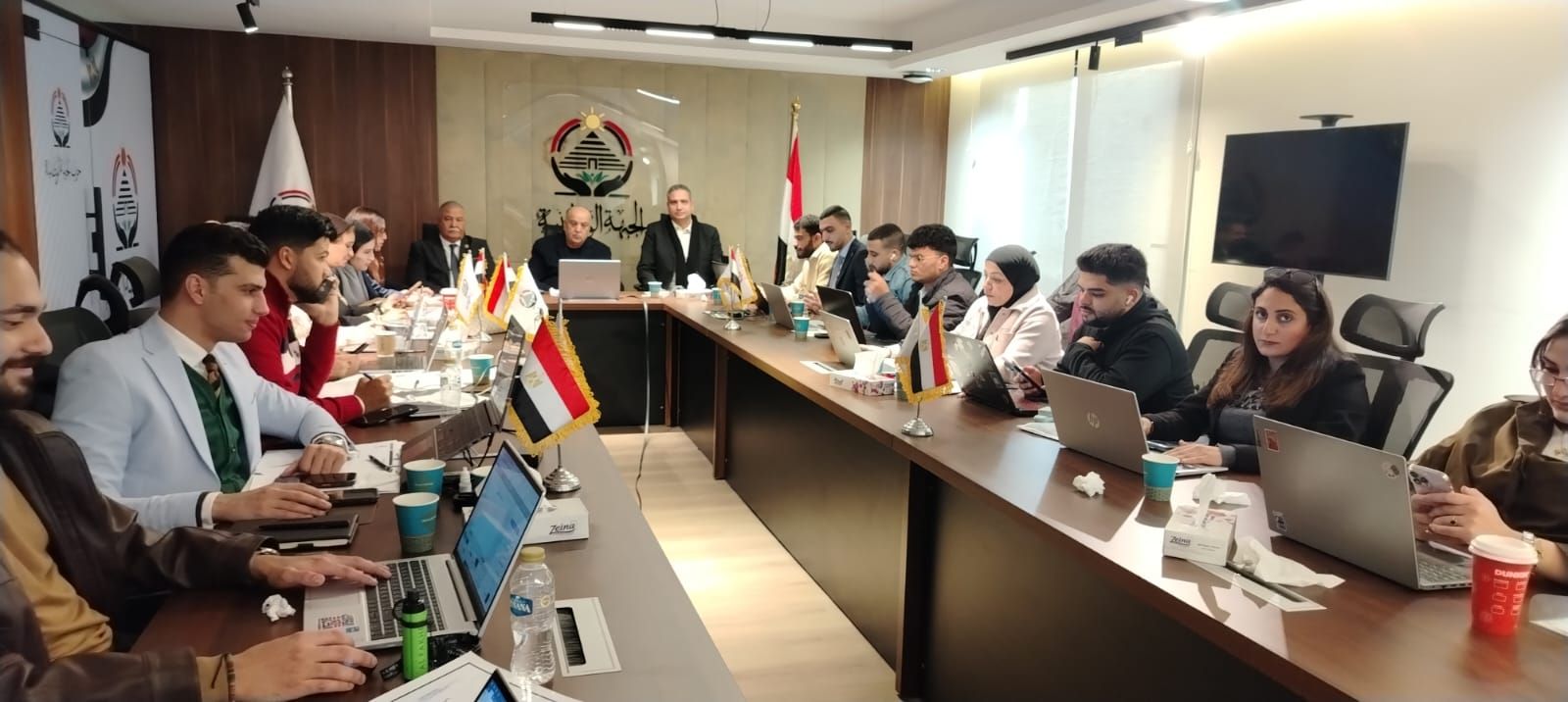 عاصم الجزار يتفقد الغرفة المركزية لـ" الجبهة الوطنية" لمتابعة جولة الإعادة لانتخابات مجلس النواب 2025