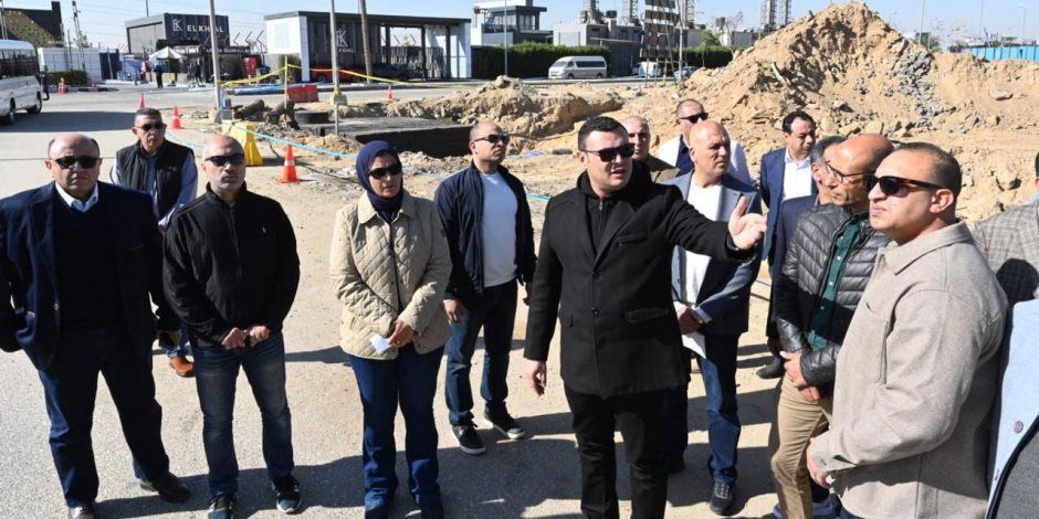 وزير الإسكان يتفقد تطوير الطرق والمحاور بالشيخ زايد