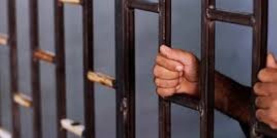 ضبط المتهم بالتسلل داخل شقة سكنية بالشروق وسرقة محتوياتها