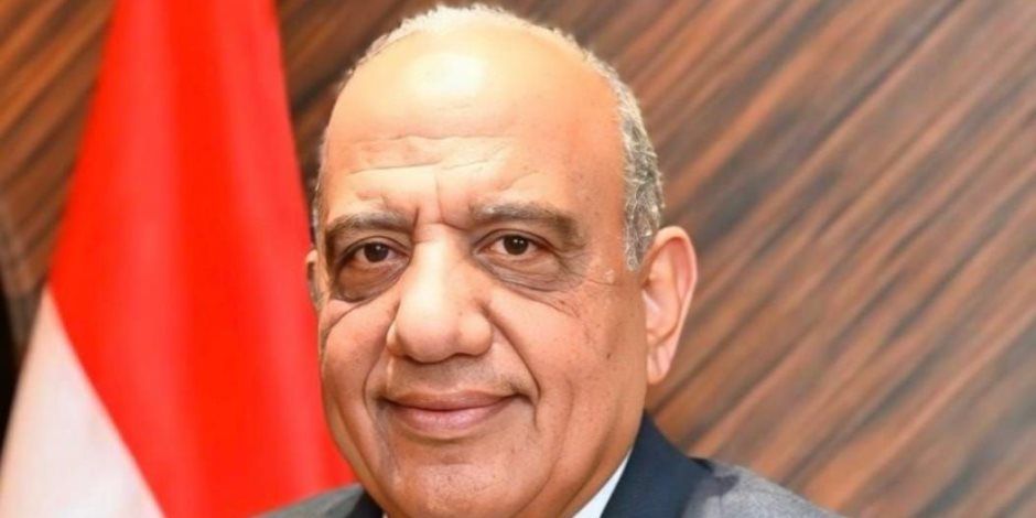 وزير الكهرباء والطاقة المتجددة يغادر إلى العاصمة الصينية بكين لبحث سبل التعاون