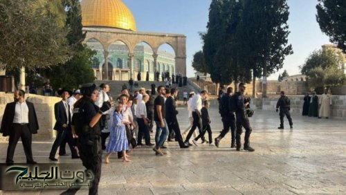 مستوطنون يقتحمون المسجد الأقصى
