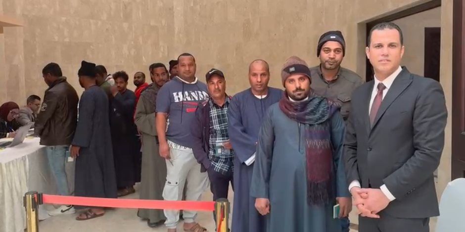 إقبال المصريين بالرياض للإدلاء بأصواتهم فى انتخابات مجلس النواب