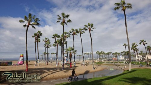 فيضانات في كاليفورنيا وتحذير من انهيارات طينية