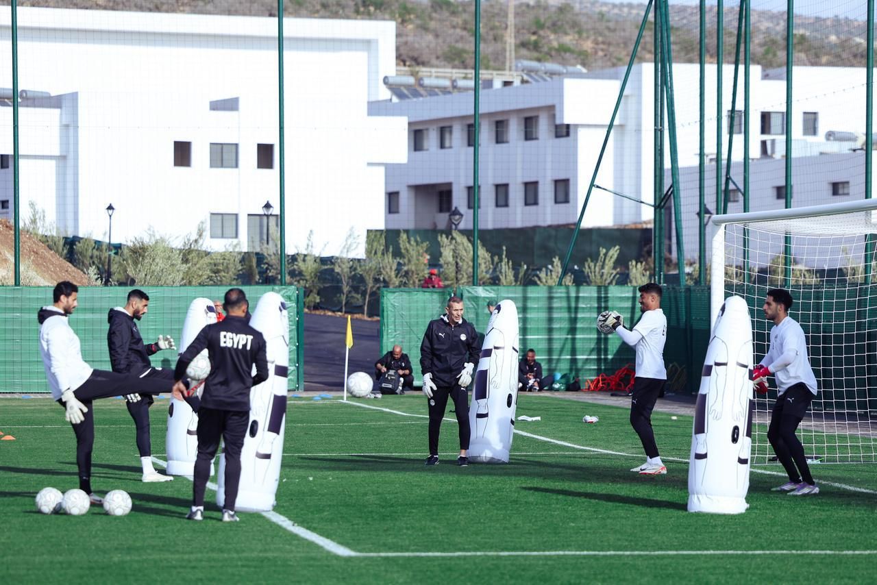 منتخب الفراعنة يختتم تدريباته استعدادا لمواجهة أنجولا غدا.. صور