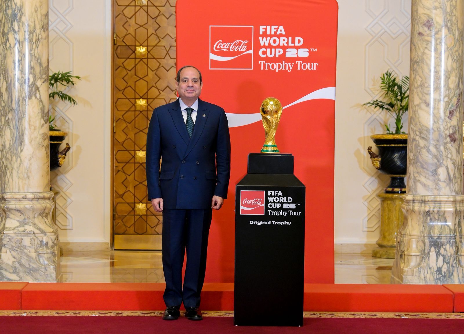 الرئيس السيسى يستقبل وفد فيفا فى إطار الجولة الترويجية لكأس العالم.. صور