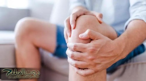طقطقة الركبة .. متى تكون طبيعية ومتى تستدعي القلق