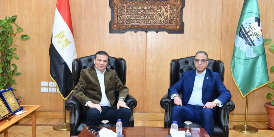 محافظ الفيوم يستقبل وزير الزراعة في مستهل زيارته للمحافظة لتفقد عدد من المشروعات الإنتاجية والخدمية بالقطاع الزراعي