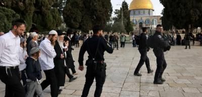 مستوطنون يقتحمون المسجد الأقصى