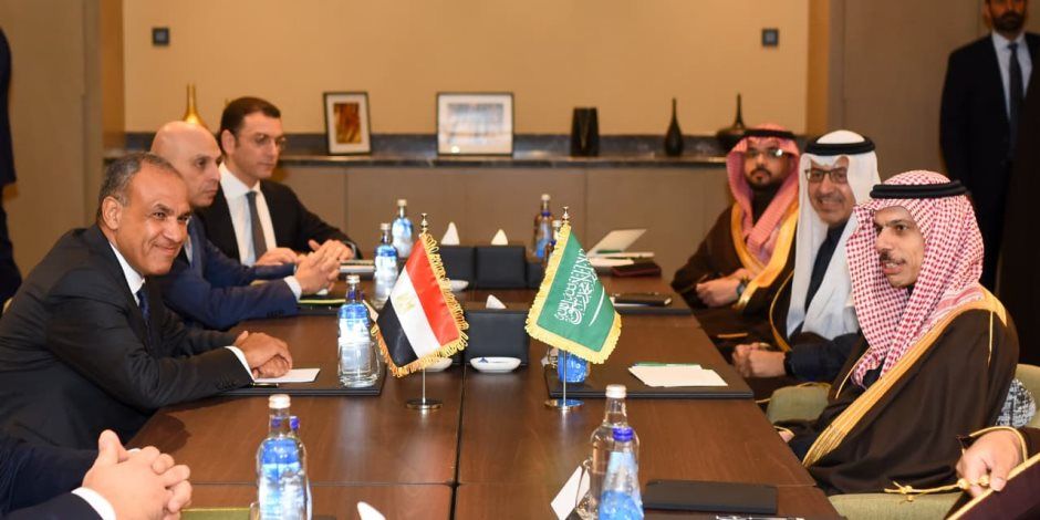 وزير الخارجية ونظيره السعودي يؤكدان على أهمية التوصل إلى تسوية سياسية شاملة في اليمن عبر الحوار