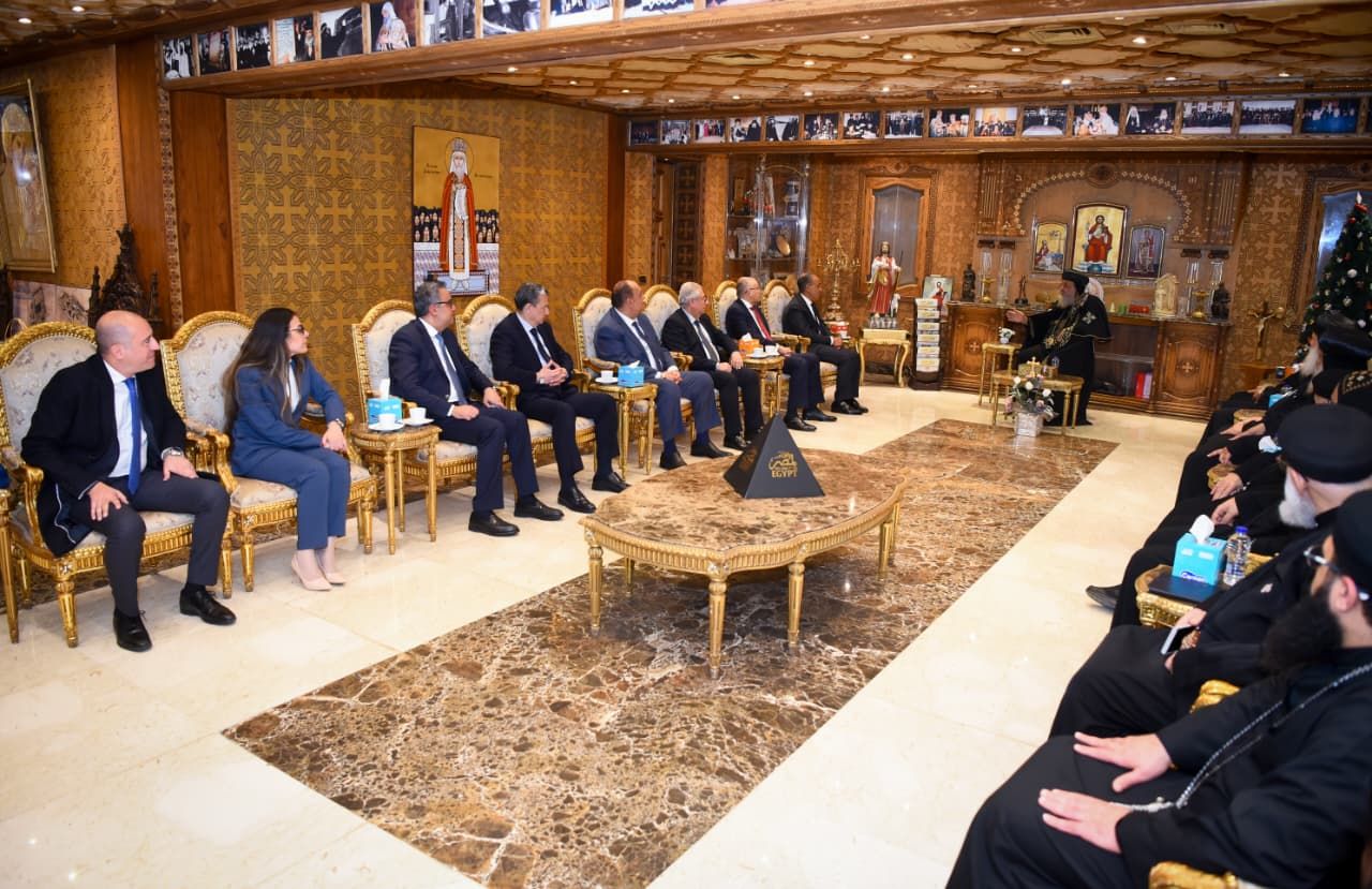 وزير الخارجية يهنئ قداسة البابا تواضروس الثانى بمناسبة عيد الميلاد المجيد