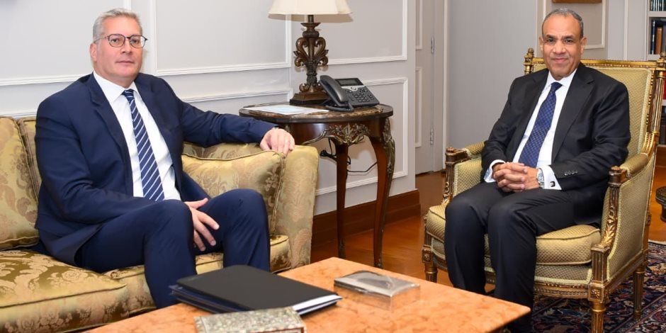 وزير الخارجية يستقبل وزير البترول والثروة المعدنية