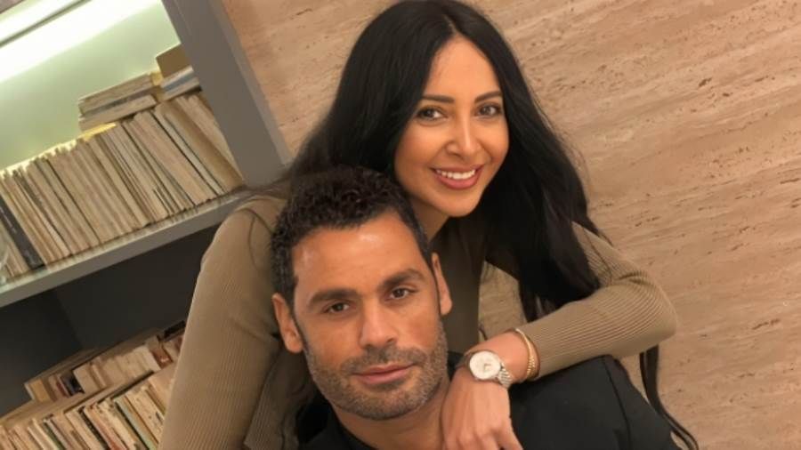 فنانة تعلن انفصالها عن حارس المرمى محمد عبد المنصف بعد زواج 7 سنوات أعلنت الممثلة إيمان الزيدي انفصالها عن كابتن محمد عبد المنصف حارس مرمي نادي الزمالك ومنتخب مصر السابق.ونشرت إقرأ المزيد