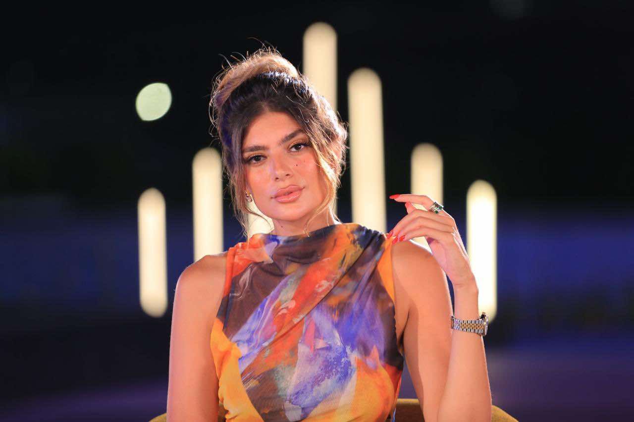 لحظة وداع على الهواء مباشرة.. ما هو سبب...