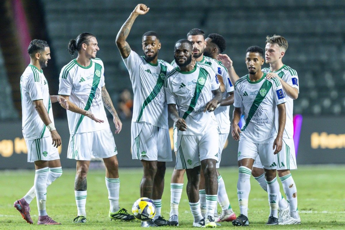 مباراة الأهلي والأخدود