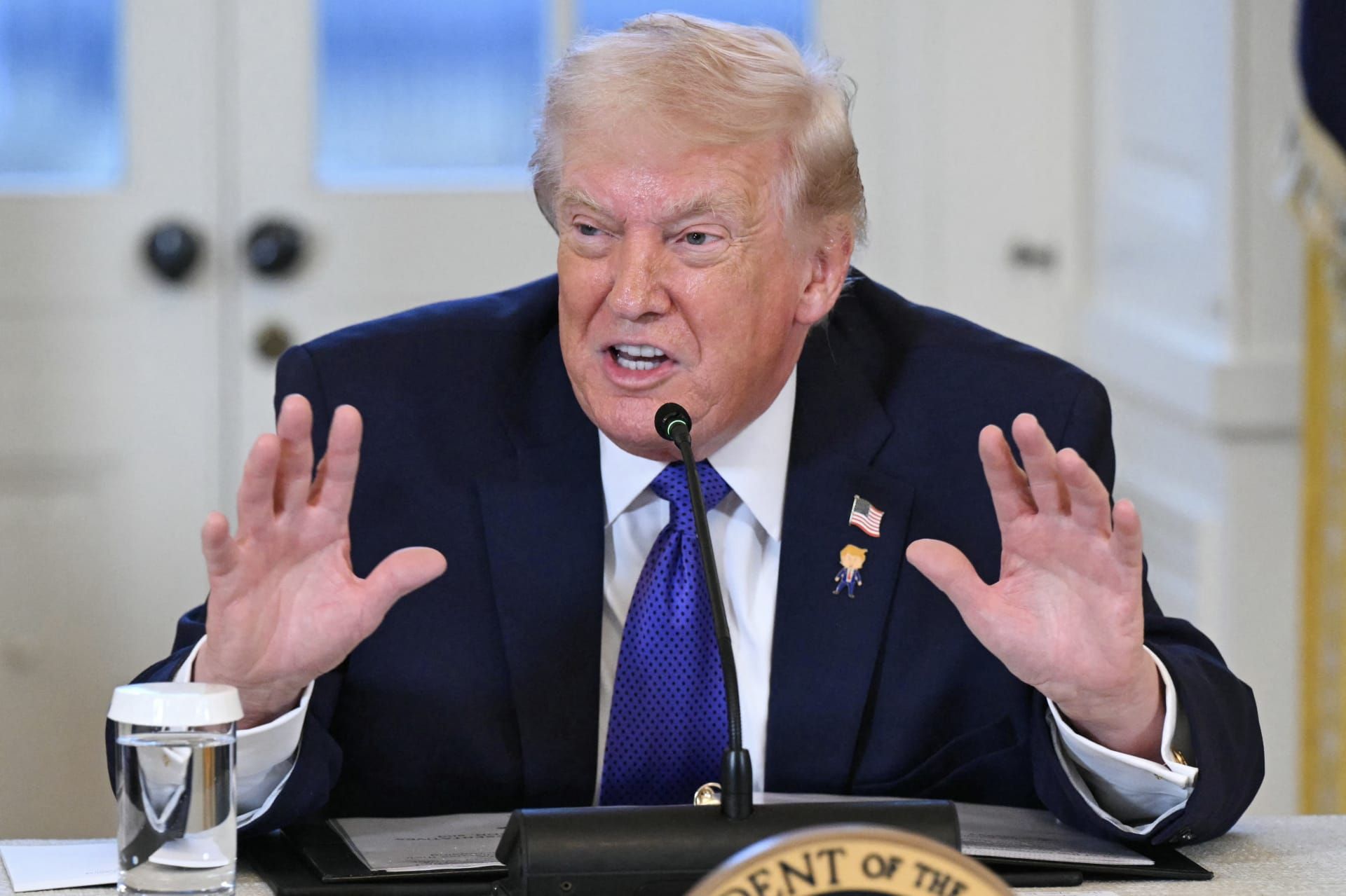 بعد اعتقال رئيس فنزويلا.. ما حقيقة تسليم زعيمة...