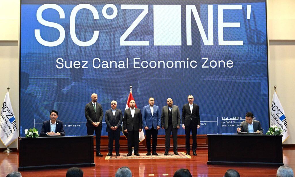 رئيس الوزراء يشهد توقيع اتفاقيات في مجال الطاقة الجديدة باستثمارات 1.8 مليار دولار