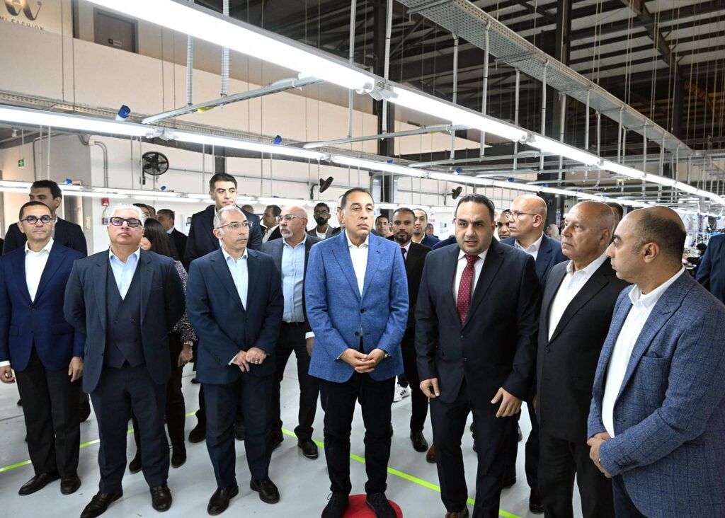 رئيس الوزراء يفتتح مصنع “وامي فاشون” للملابس الجاهزة في السخنة باستثمارات 2.5 مليون دولار
