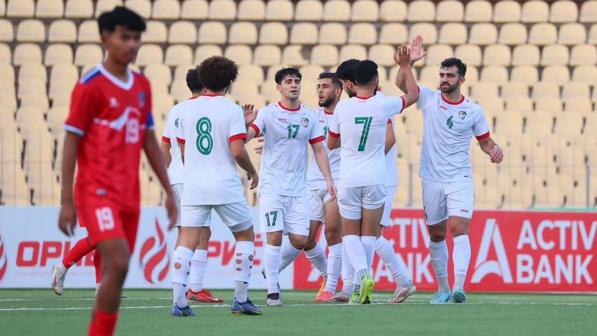 هتسمع بصوت مين.. معلق مباراة سوريا ضد الإمارات...