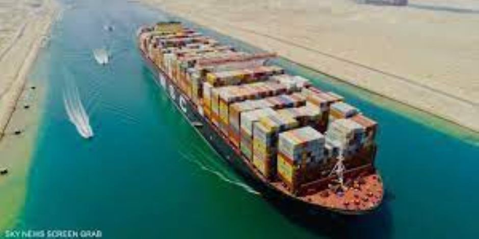 الفريق أسامة ربيع: حركة الملاحة منتظمة من الاتجاهين ولم تتأثر بحادث جنوح السفينة FENER