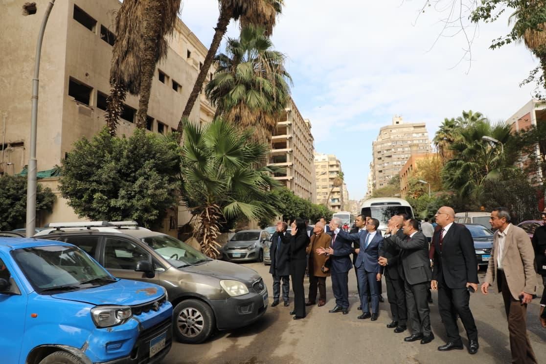 جولة تفقدية لوزير الاستثمار ومستشار رئيس الجمهورية ومحافظ القاهرة بمربع "الوزارات"