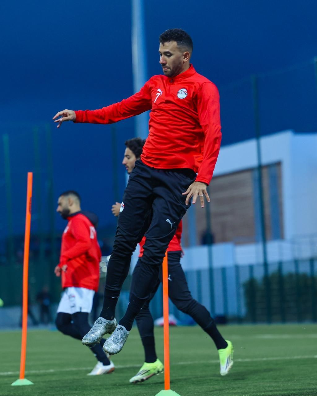 منتخب الفراعنة ينهى تدريباته بطنجة استعدادا لمواجهة السنغال غدا.. صور