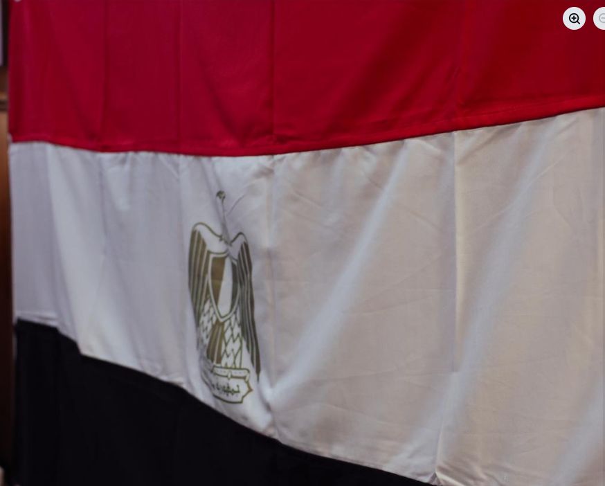 علم مصر فى غرفة ملابس المنتخب لتحفيز اللاعبين قبل مباراة السنغال..صور