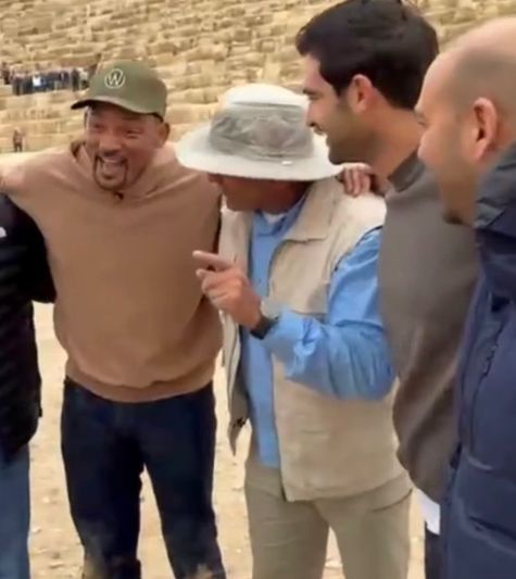ويل سميث يزور الأهرامات ويرقص على «مكسرات» لأحمد سعد