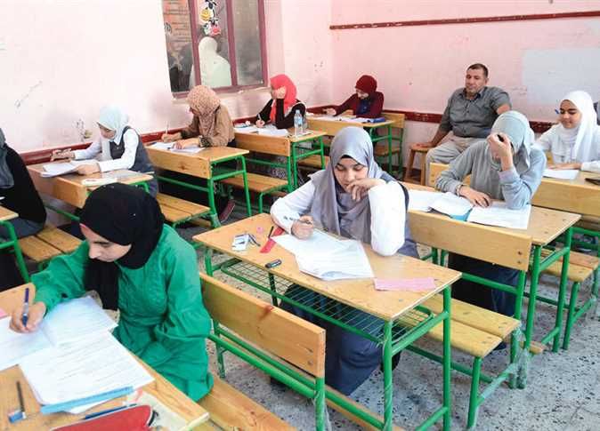 منع دخول الطلاب بالهواتف.. تشديدات أمنية قبل انطلاق...