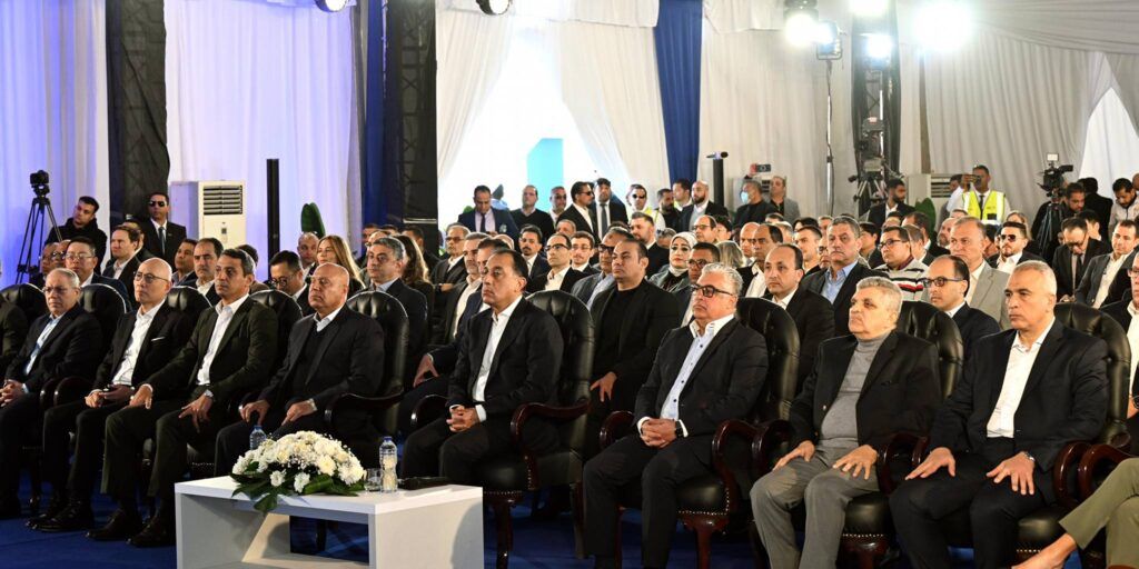 رئيس اقتصادية قناة السويس: محطة البحر الأحمر لتداول الحاويات تدعم خطط تعزيز تجارة الترانزيت